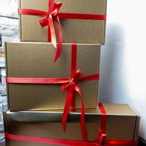 Faltkarton in Gold zum Verpacken von Geschenken